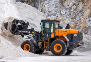 develon-DL220-7-1_nakladalec-4