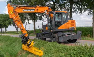 develon-dx165wr-7-bager-na-kolesih-2